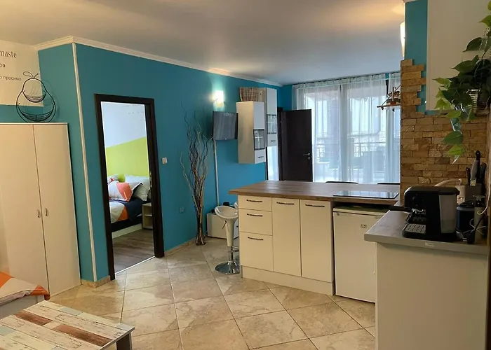 Aпартамент в *