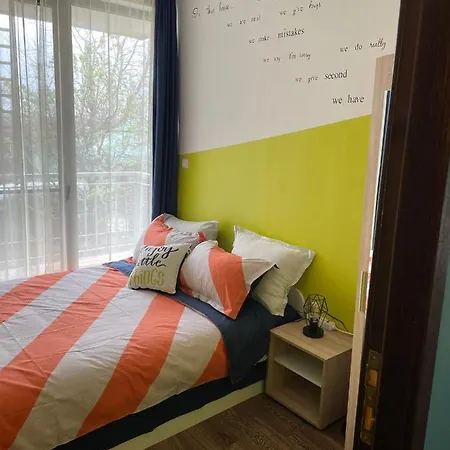 Apartamento Aпартамент в *